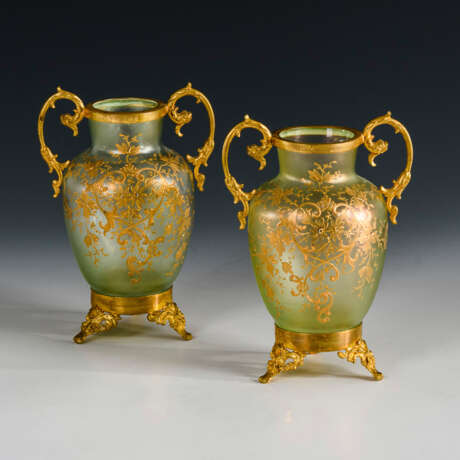 Paar Vasen mit Messingmontierungen - photo 1