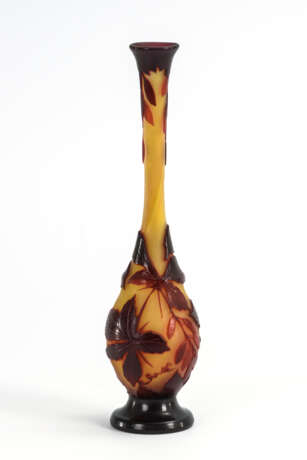 Jugendstil-Vase mit Wildem Wein - фото 1