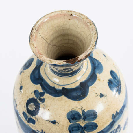 Fayence-Vase mit Architekturdarstellung - photo 2