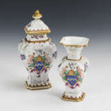 Vase und Deckelvase im asiatischen Stil - photo 1