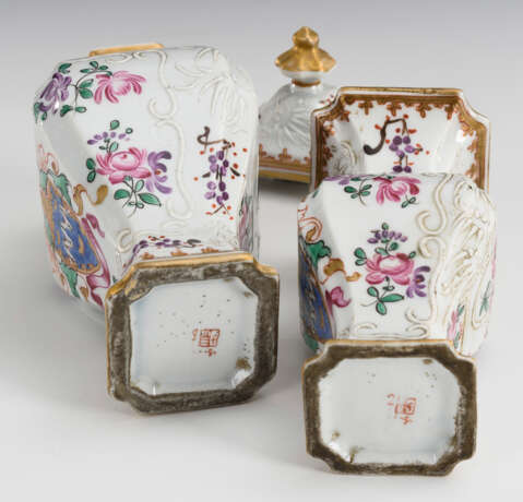 Vase und Deckelvase im asiatischen Stil - photo 2