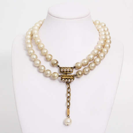 CHANEL schöne Modeschmuck-Perlenkette, VINTAGE (1983), Länge: 37-41cm; - photo 2