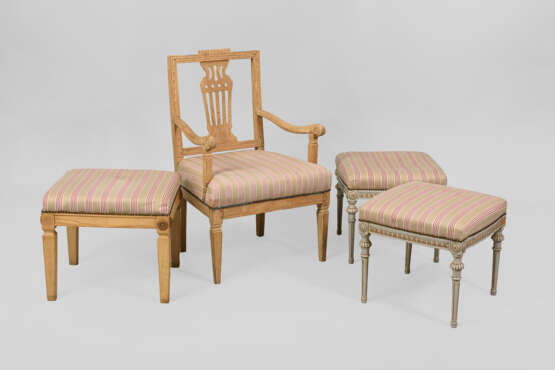Armlehnstuhl und 3 Hocker - photo 1