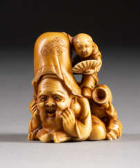 NETSUKE: UNSTERBLICHE UND ZWEI KNABEN