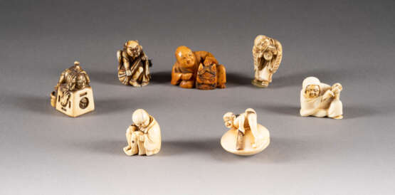 SIEBEN KLEINE NETSUKE - photo 1