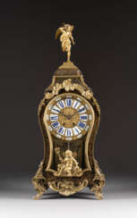 GROSSE PENDULE MIT BOULLE-MARQUETERIE