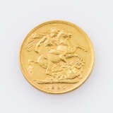 Australien/Gold - 1 Sovereign 1897/M, Victoria, ss., minimale Einkerbungen avers, - фото 2