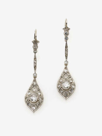 Ein Paar Ohrgehänge mit Diamanten - photo 1