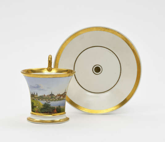 Nymphenburg, 1. Hälfte 19. Jahrhundert. Ansichtentasse mit Untertasse - Foto 1