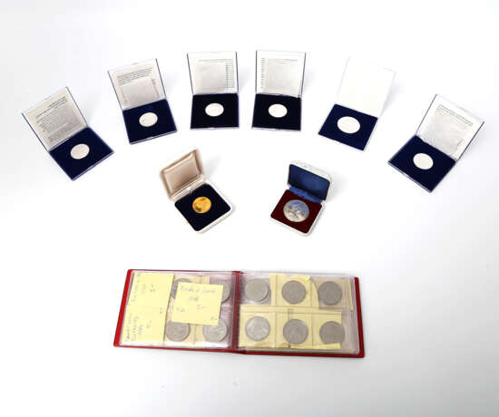 Collection of coins and medals, with GOLD and SILVER, among others, - photo 1