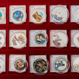 Farbmünzen-Kollektion 42 Stück in hochwertiger Samtschatulle, - photo 2