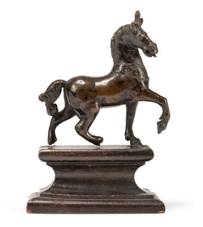 Renaissance-Kabinett-Figürchen eines Pferdes - photo 1