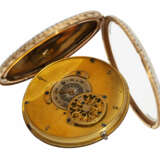 Taschenuhr: große, hochfeine Gold/Emaille-Spindeluhr mit beidseitigem Perlbesatz und dazugehöriger Gold/Emaille-Chatelaine mit Gold/Emaille-Schlüssel, Andre Hessen Paris No.068, ca.1785 - Foto 4