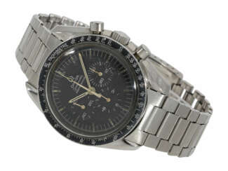 Armbanduhr: gesuchter Omega Speedmaster "Moonwatch" Chronograph von 1971, Referenz 145.022 - 69 ST, mit Stammbuchauszug