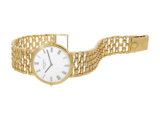 Armbanduhr: luxuriöse und äußerst elegante, super flache Patek Philippe in 18K Gold, Referenz 3821/1, Genf 1986, mit Originalpapieren und Originaletui - photo 3