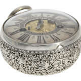 Taschenuhr: museale Doppelgehäuse-Oignon mit Alarm, bedeutender Uhrmacher, signiert Jean Rousseau (1606-1684) - фото 4