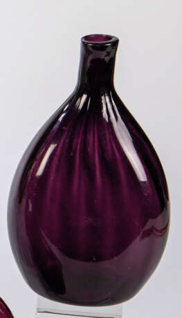 Beutelflasche aus violettem Glas - photo 1