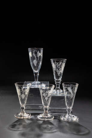 Fünf Gläser mit Hopfen- und Gerstendekor - фото 1