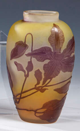 Vase mit Clematis - photo 1