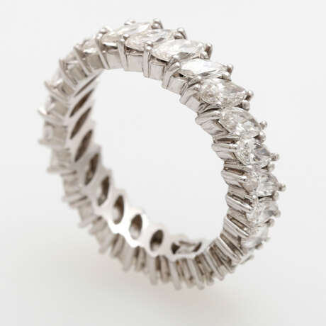Memoire- Ring rundum mit 25 Diamant- Navettes, - photo 3