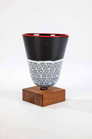 Kleine 'Murrine' - Vase auf Holzsockel - Foto 1