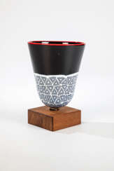 Kleine 'Murrine' - Vase auf Holzsockel