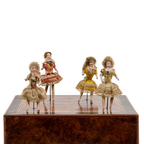 FRANKREICH Spieldose mit 4 tanzenden Püppchen, um 1900 - photo 4