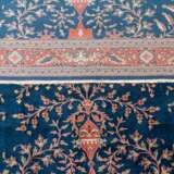 Orientteppich. AMERIKANISCHER SAROUGH, 20. Jahrhundert, 345x249 cm. - Foto 3