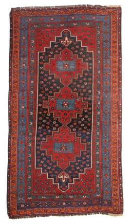 Teppich mit 3 getreppten Medaillons Kaukasus/Nordwestpersien - фото 1