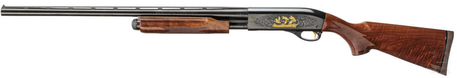 Remington Modell 870, Nr. 2 vom Collector Set von drei nummerngleichen Waffen zum 180. Jubiläum über jeweils 180 Stück - фото 2