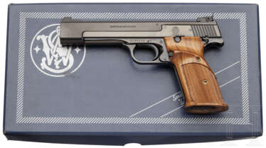 Смит &amp; Вессон модель 41, "в .22 кольцевого воспламенения одного действия целевой пистолет", им картон