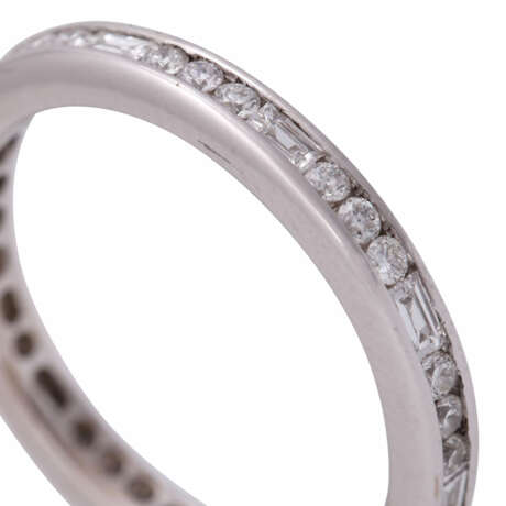 WEMPE Memoire Ring mit Diamanten von zusammen ca. 0,35 ct, - фото 4