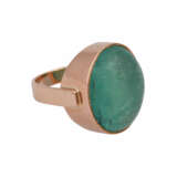 Ring mit rund-ovalem Smaragdcabochon von ca. 30 ct, - photo 2