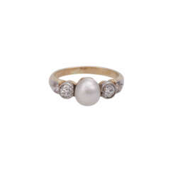 Ring mit Perle und 4 Altschliffdiamanten, zusammen ca. 0,4 ct,