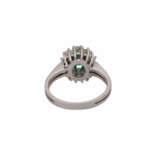 Ring mit Smaragddoublette und Brillanten, zusammen ca. 0,4 ct, - фото 4