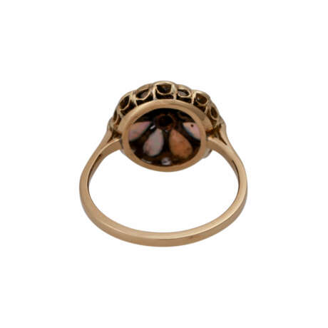 Ring in Blütenform aus 8 tropfenförmigen Opalen und kl. Diamanten - photo 4