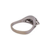Ring mit 5 navetteförmigen Saphiren flankiert von 2 Brillanten - photo 3