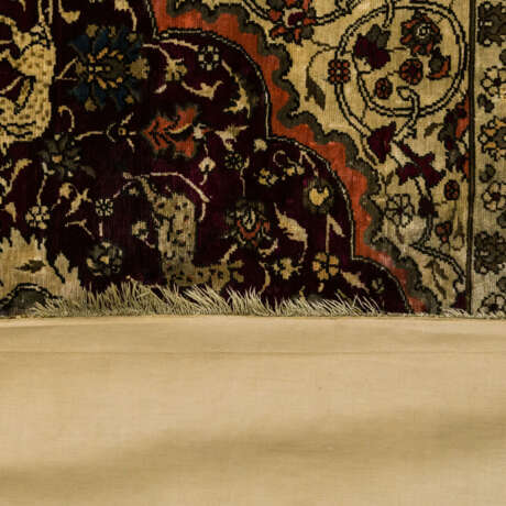 Orientteppich aus Seide, 1. Hälfte 20. Jahrhundert., 206x110 cm - фото 2