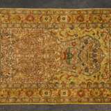 Orientteppich aus Seide. HEREKE, 20. Jahrhundert, ca. 135x88 cm - photo 1