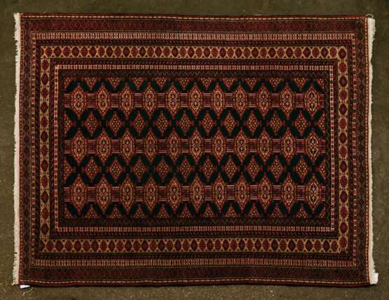 Orientteppich. 20. Jahrhundert, 146x125 cm - Foto 1