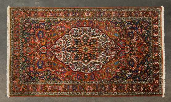 Orientteppich. BACHTIARI/PERSIEN, 20. Jahrhundert, 253x160 cm - Foto 1