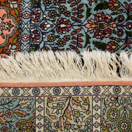 Oriental rug made of cashmere silk. 20. Century, approx. 190x123 cm - photo 2