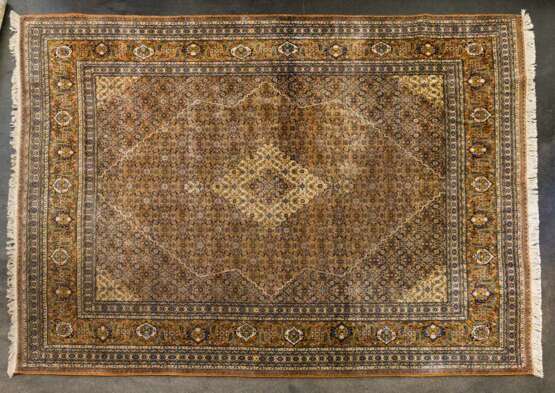 Orientteppich. SERAB/PERSIEN, 20. Jahrhundert, 375x308 cm - photo 1