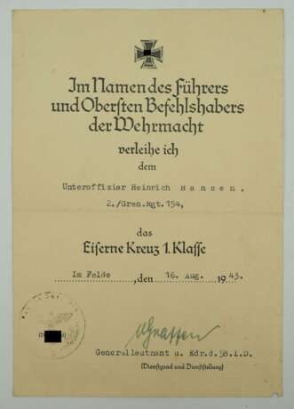 Eisernes Kreuz, 1939, 1. Klasse Urkunde für einen Unteroffizier der 2./ Gren.Rgt. 154 - Karl von Graffen. - Foto 1