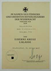 Eisernes Kreuz, 1939, 2. Klasse Urkunde für einen Sanitäts-Gefreiten des Gren.-Rgt. 332 - Ehrenfried Boege.