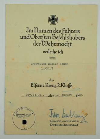 Eisernes Kreuz, 1939, 2. Klasse Urkunde für einen Gefreiten der 1./ Pi. 7 - Eccard Freiherr von Gablenz. - фото 2