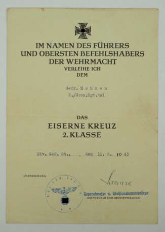 Eisernes Kreuz, 1939, 2. Klasse Urkunde für einen Gefreiten der 2./ Gren. Rgt. 401 - Walther Krause. - Foto 1