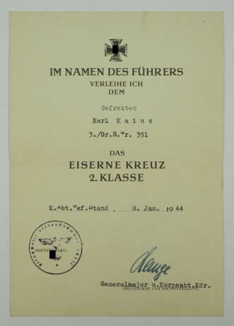 Eisernes Kreuz, 1939, 2. Klasse Urkunde für einen Gefreiten der 3./ Grösse R. Grösse 351 - Wolfgang Lange. - Foto 1