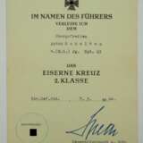 Eisernes Kreuz, 1939, 2. Klasse Urkunde für einen Obergefreiten der 4. (M.G.)/ Jg. Rgt. 83 - Hans Speth. - Foto 1