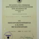 Kriegsverdienstkreuz, 2. Klasse mit Schwertern Urkunde für einen Sanitäts-Obergefreiten des Feldlazarett 8 - Friedrich Volckamer von Kirchensittenbach. - фото 1